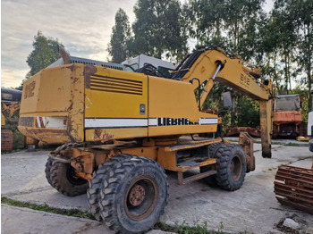 Ekskavator roda LIEBHERR A 912