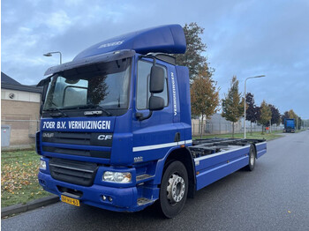 Pengangkut kontainer/ Container truck DAF CF 65