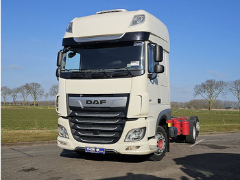 Truk sasis DAF XF 480