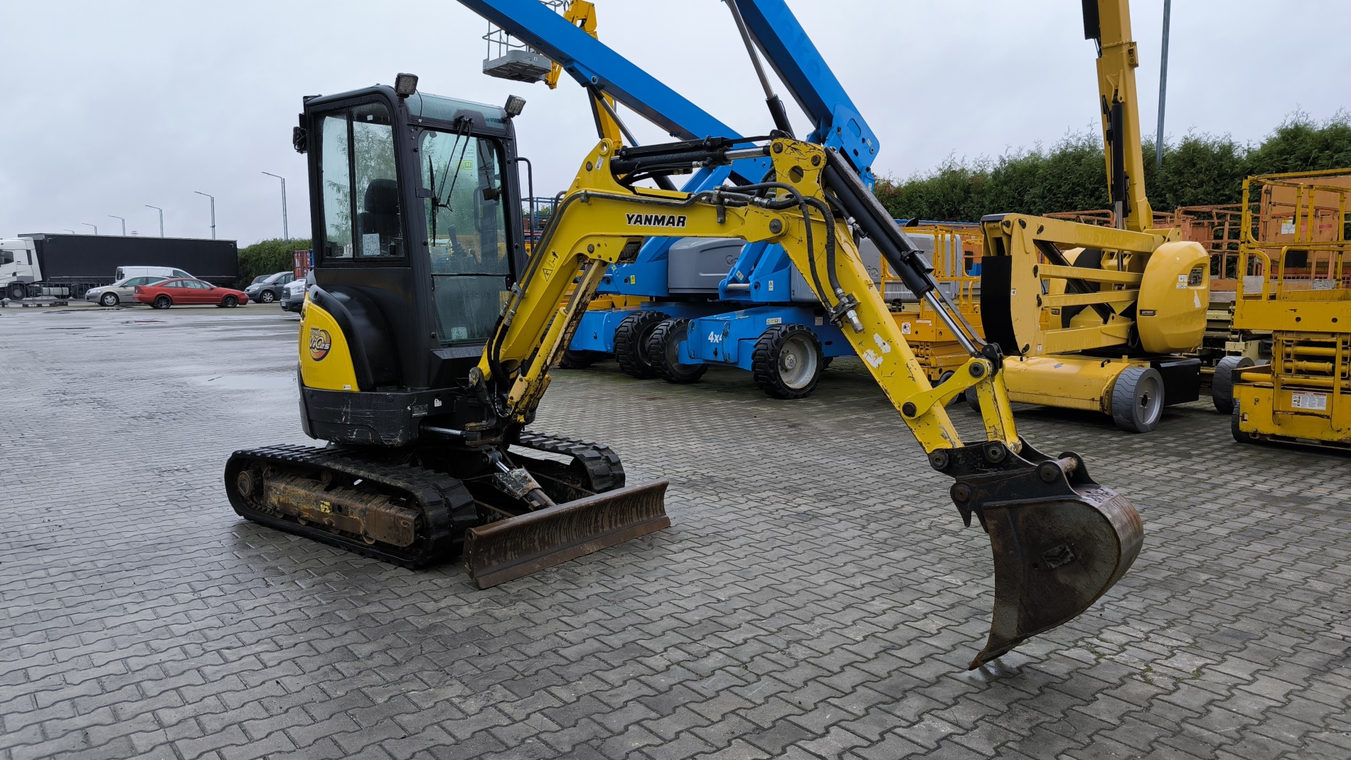 Ekskavator mini YANMAR VIO 25