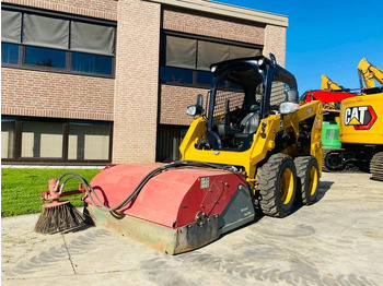 Skid steer CAT 226D3: gambar 2