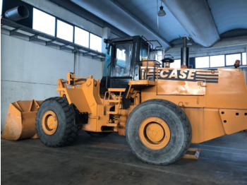 Wheel loader CASE