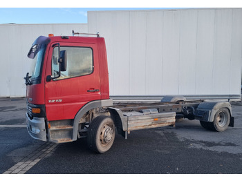 Pengangkut kontainer/ Container truck MERCEDES-BENZ