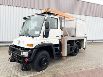 Platform udara yang dipasang di truk UNIMOG U400