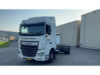 Truk sasis DAF XF 440