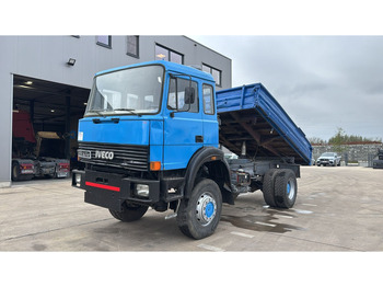 Truk jungkit IVECO Magirus