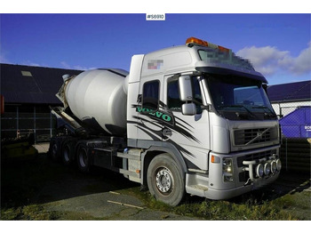 Truk pengaduk beton VOLVO FM 440