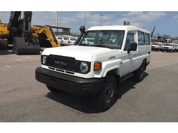 Mobil TOYOTA Land Cruiser