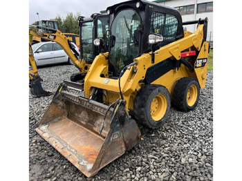 Skid steer CATERPILLAR