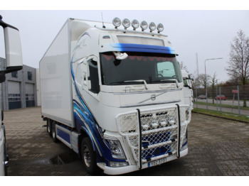 Truk box VOLVO FH