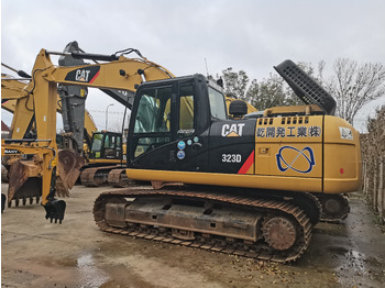 Ekskavator perayap CATERPILLAR 323D