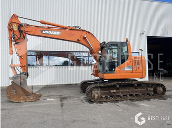 Ekskavator perayap DOOSAN DX235