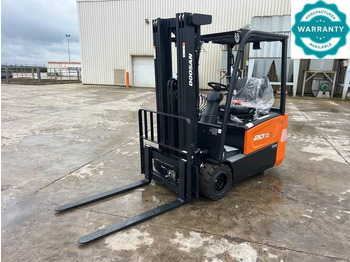 Forklift listrik DOOSAN