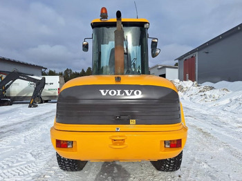 Wheel loader Volvo L45B UUDET RENKAAT: gambar 3