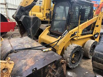 Skid steer CATERPILLAR 226B