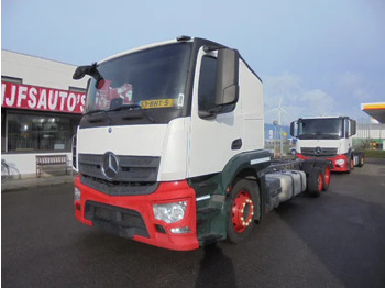 Truk pengangkut mobil MERCEDES-BENZ