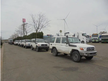 Mobil TOYOTA Land Cruiser