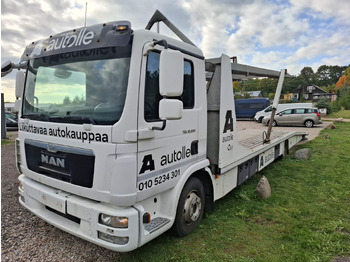 Truk pengangkut mobil MAN TGL