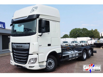 Truk sasis DAF XF 106 480