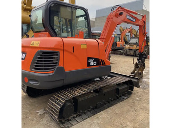 Ekskavator perayap DOOSAN DX60