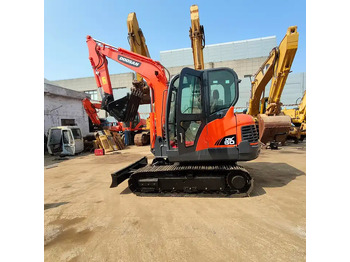 Ekskavator perayap DOOSAN DX60