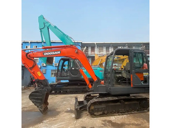 Ekskavator perayap High Quality Secondhand Small Excavator Doosan Dx60 Dx75 Korea Origin Mini Excavator Machine Good Price For Guyana: gambar 2