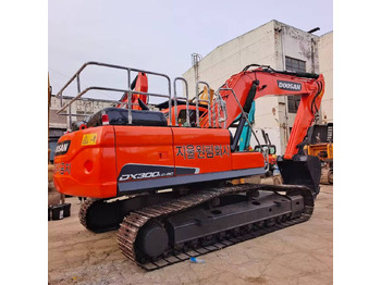 Ekskavator perayap DOOSAN DX300