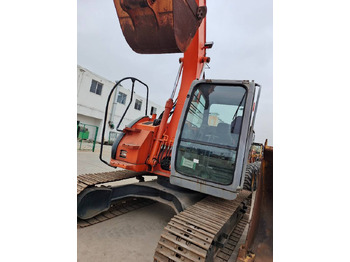 Ekskavator perayap HITACHI ZX135