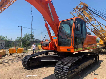 Ekskavator perayap DOOSAN DX300