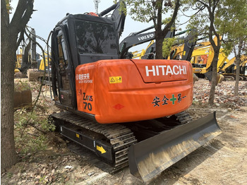 Ekskavator perayap HITACHI ZX70