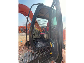 Ekskavator perayap Hitachi ZX70: gambar 3