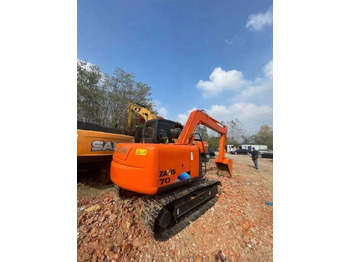 Ekskavator perayap Hitachi ZX70: gambar 5