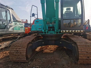 Ekskavator perayap Kobelco SK210LC: gambar 2