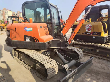 Ekskavator mini DOOSAN DX60