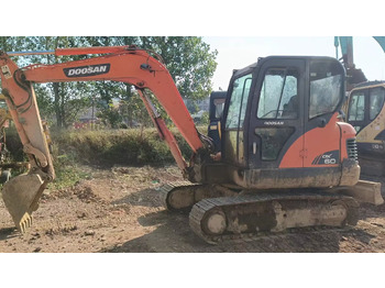 Ekskavator mini DOOSAN DX60