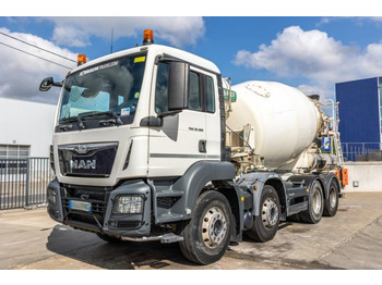 Truk pengaduk beton MAN TGS 32.360