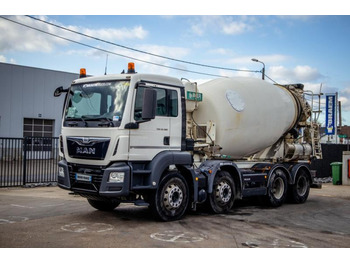 Truk pengaduk beton MAN TGS 32.360