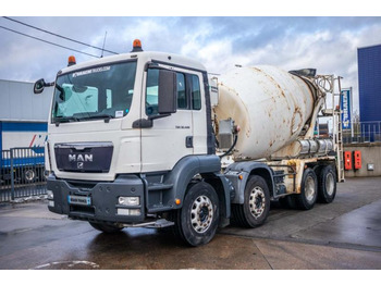 Truk pengaduk beton MAN TGS 32.400