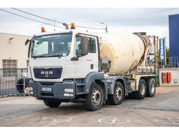 Truk pengaduk beton MAN TGS 32.400