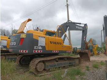 Ekskavator perayap VOLVO EC210BLC