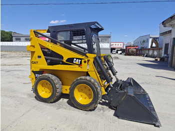 Skid steer CATERPILLAR 226