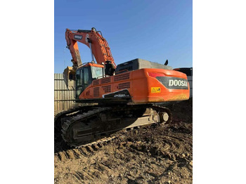 Ekskavator perayap DOOSAN DX500