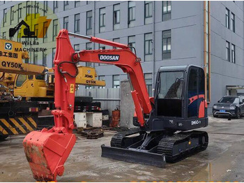 Ekskavator mini DOOSAN DH60-7