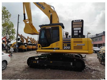 Ekskavator perayap KOMATSU PC200-8