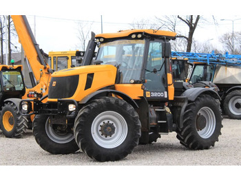 Traktor JCB