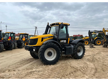 Traktor JCB