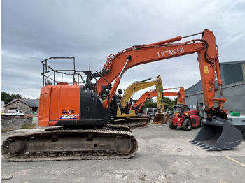 Ekskavator perayap HITACHI ZX225