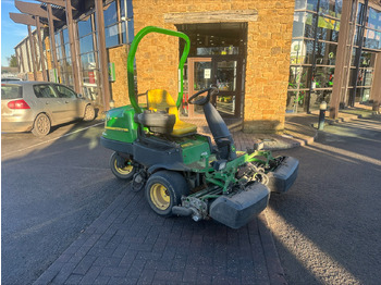 Mesin pemotong rumput JOHN DEERE