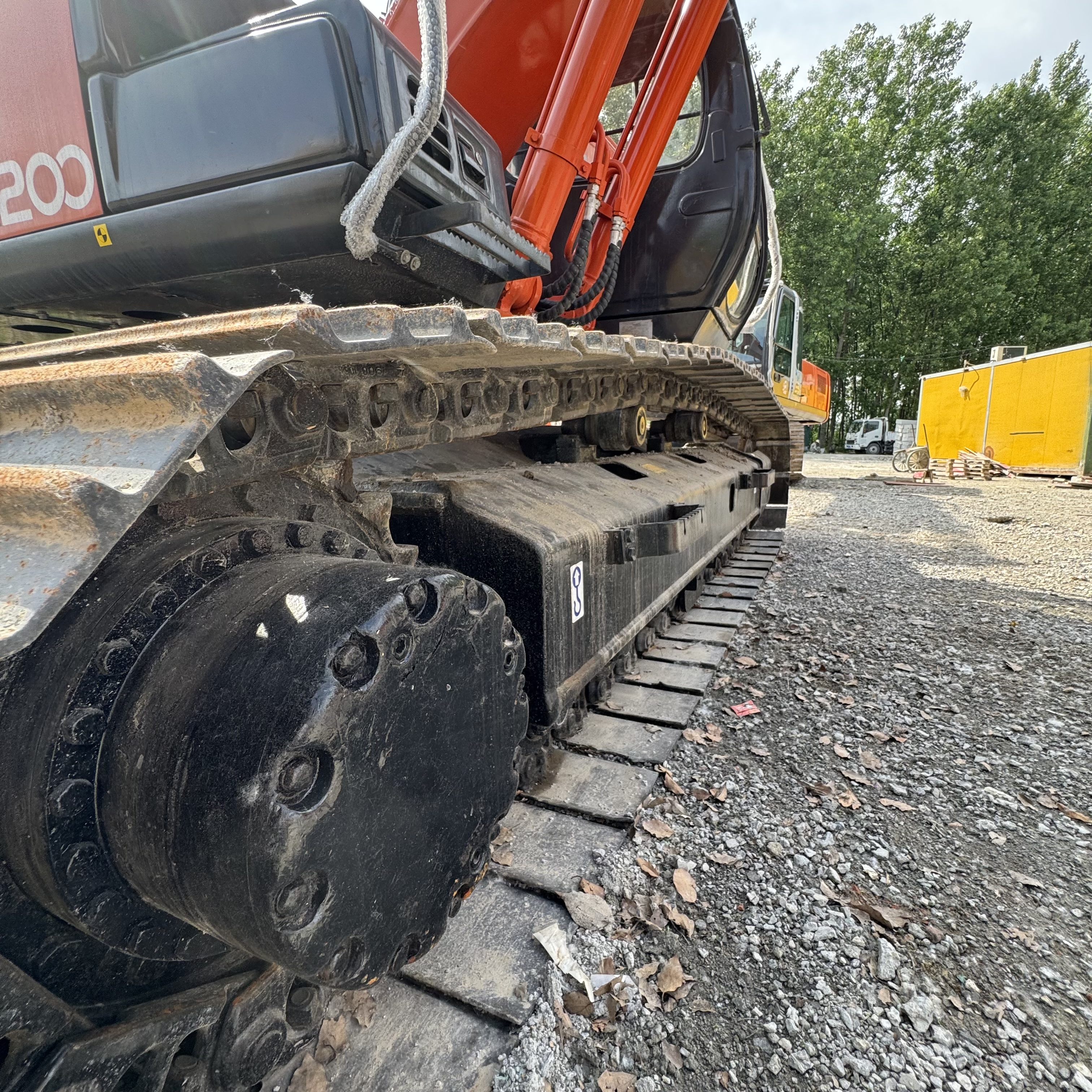 Ekskavator perayap HITACHI ZX200: gambar 5