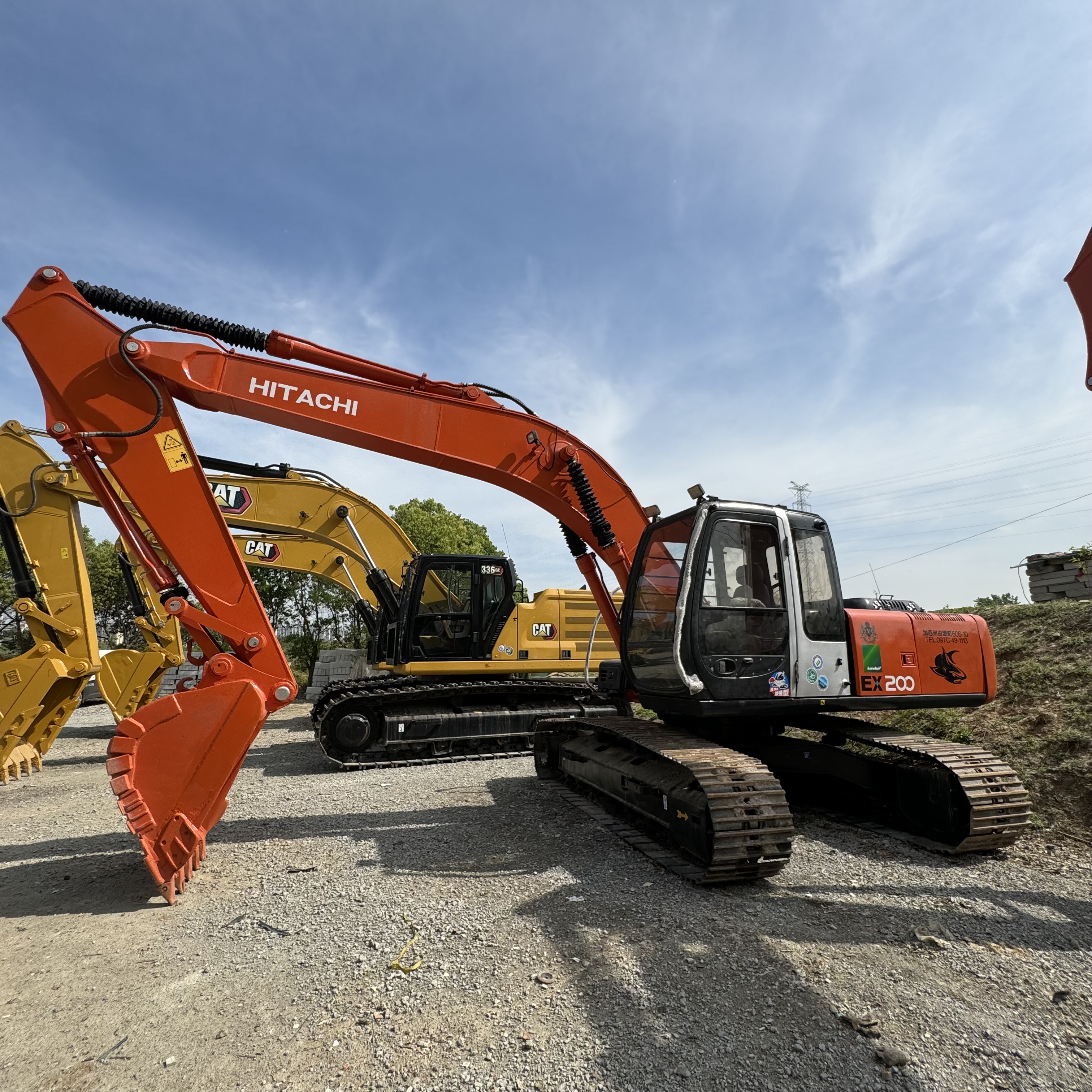 Ekskavator perayap HITACHI ZX200: gambar 2